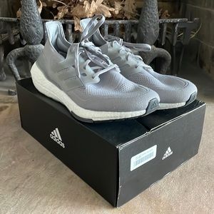 Like New Grey Adidas Ultraboost 21 size 12.5
